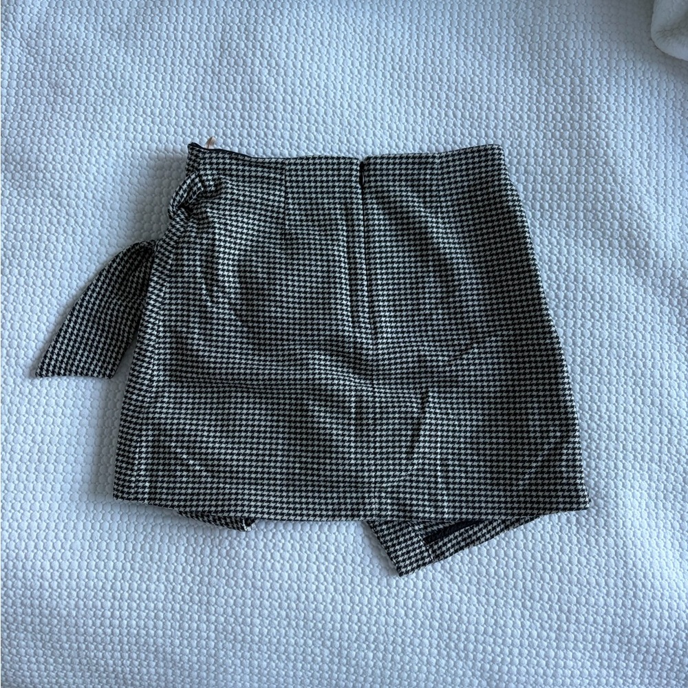 Houdstooth Wrap-front Skirt - Picture 4 of 5